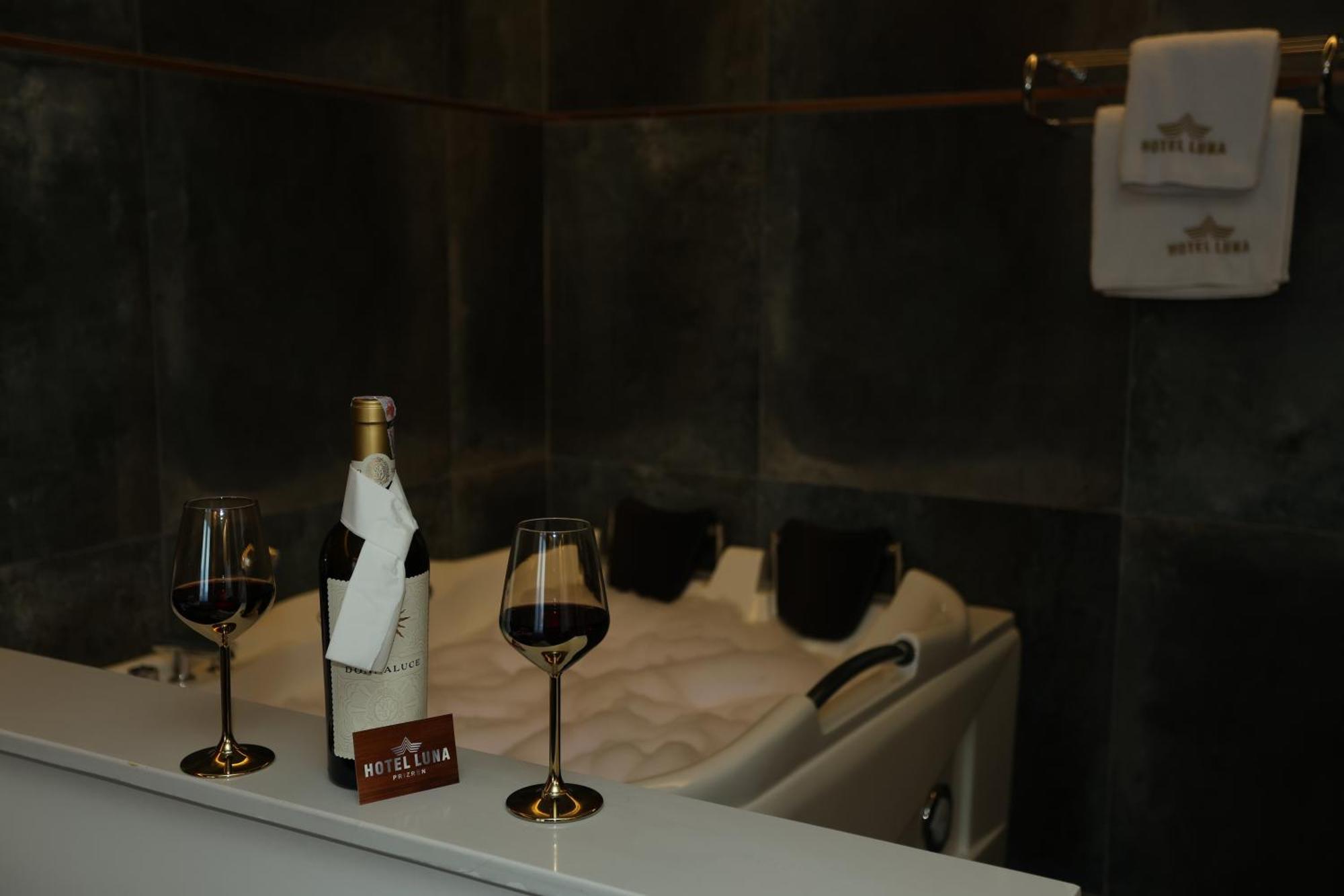 Hotel Luna Πρίζρεν Εξωτερικό φωτογραφία